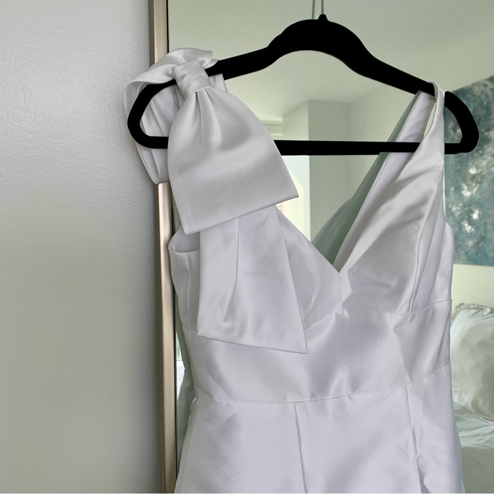 Dessy Collection White Mini Dress with Shoulder Bow NWT Size 0 - Picture 3 of 7